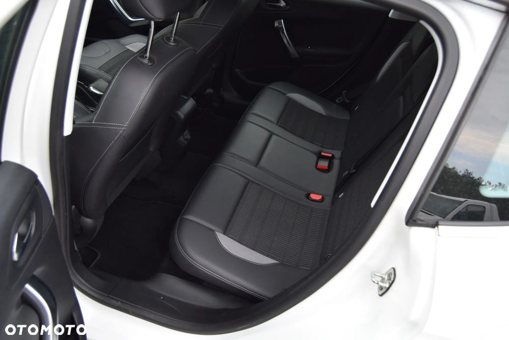 Peugeot 2008 120 VTI Allure - 17