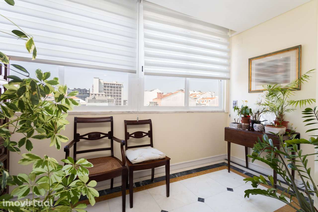 Apartamento Luxuoso na Avenida da República: 6 Quartos com Varandas e - Grande imagem: 5/36