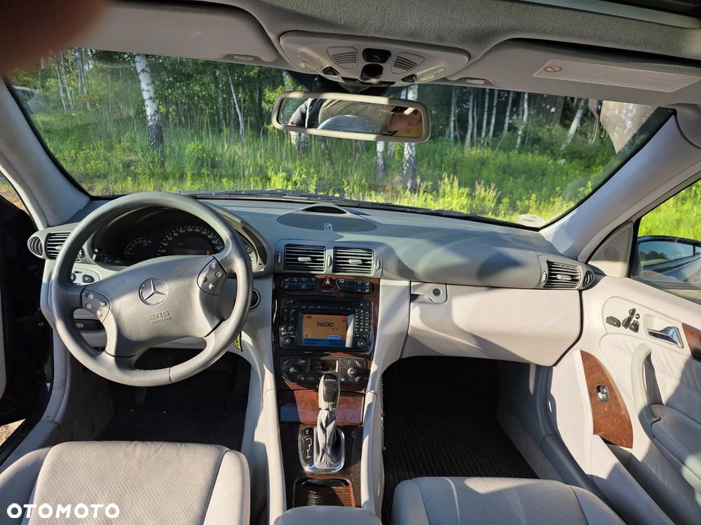 Mercedes-Benz Klasa C 320 4Matic Avantgarde Sport Edition - 36