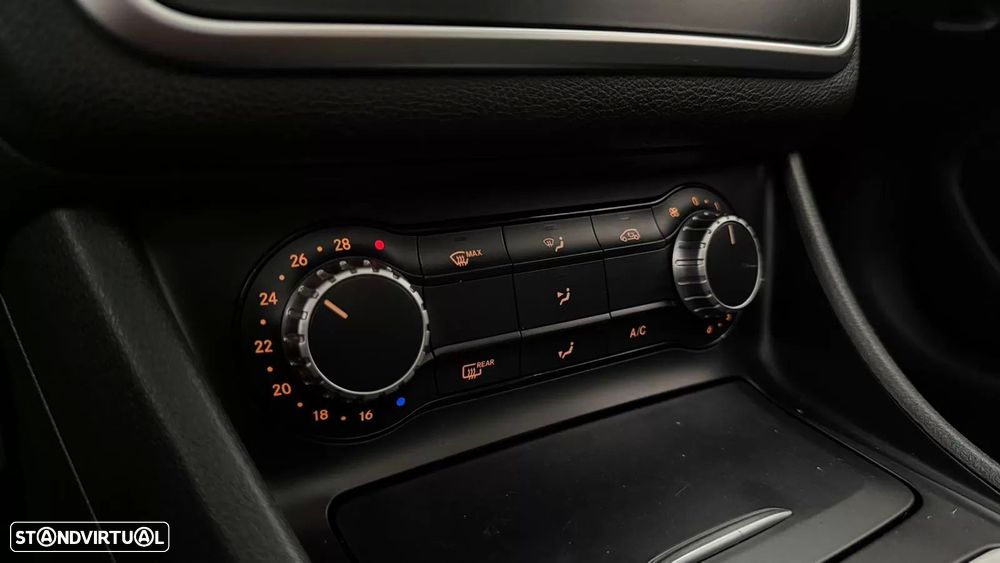 Mercedes-Benz CLA 200 d Shooting Brake AMG Line - 22