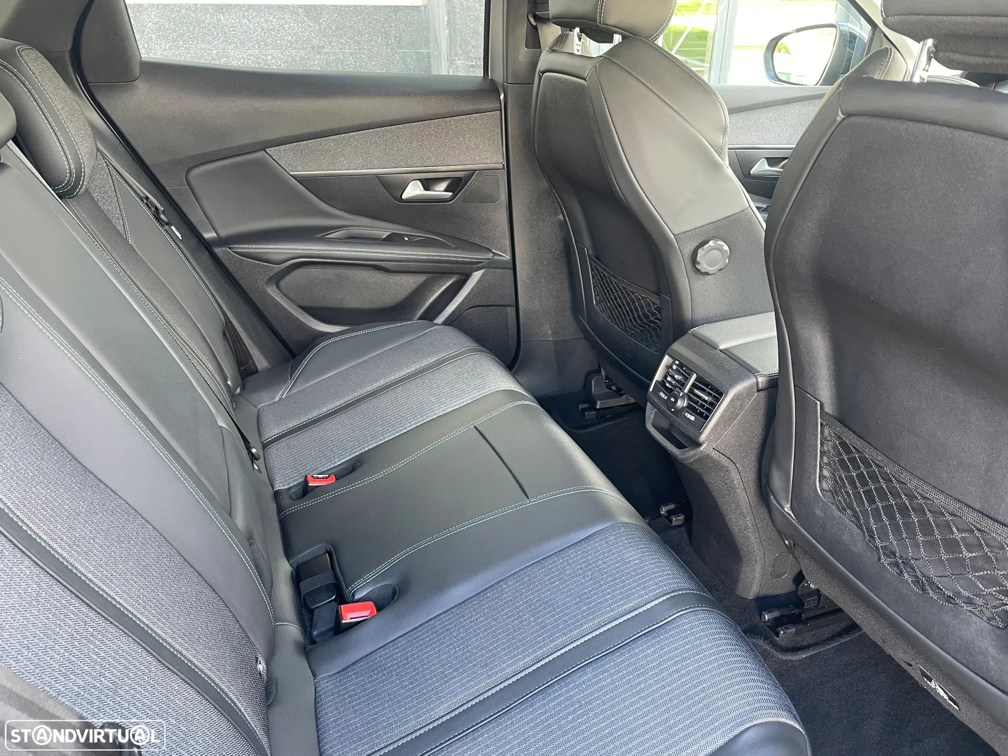 Peugeot 3008 1.6 Hybrid4 Allure Pack e-EAT8 - 10