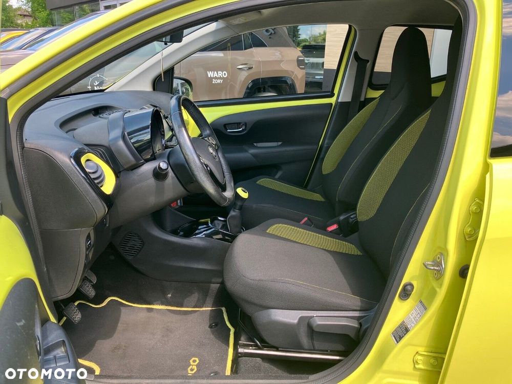 Toyota Aygo x-play touch - 21