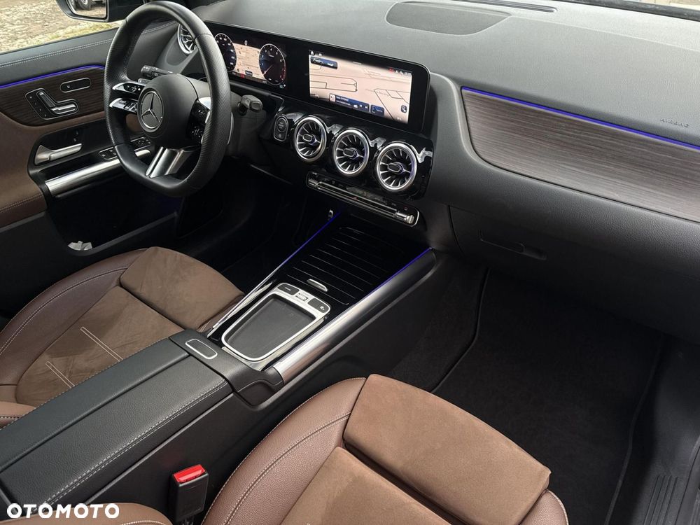 Mercedes-Benz GLA - 27