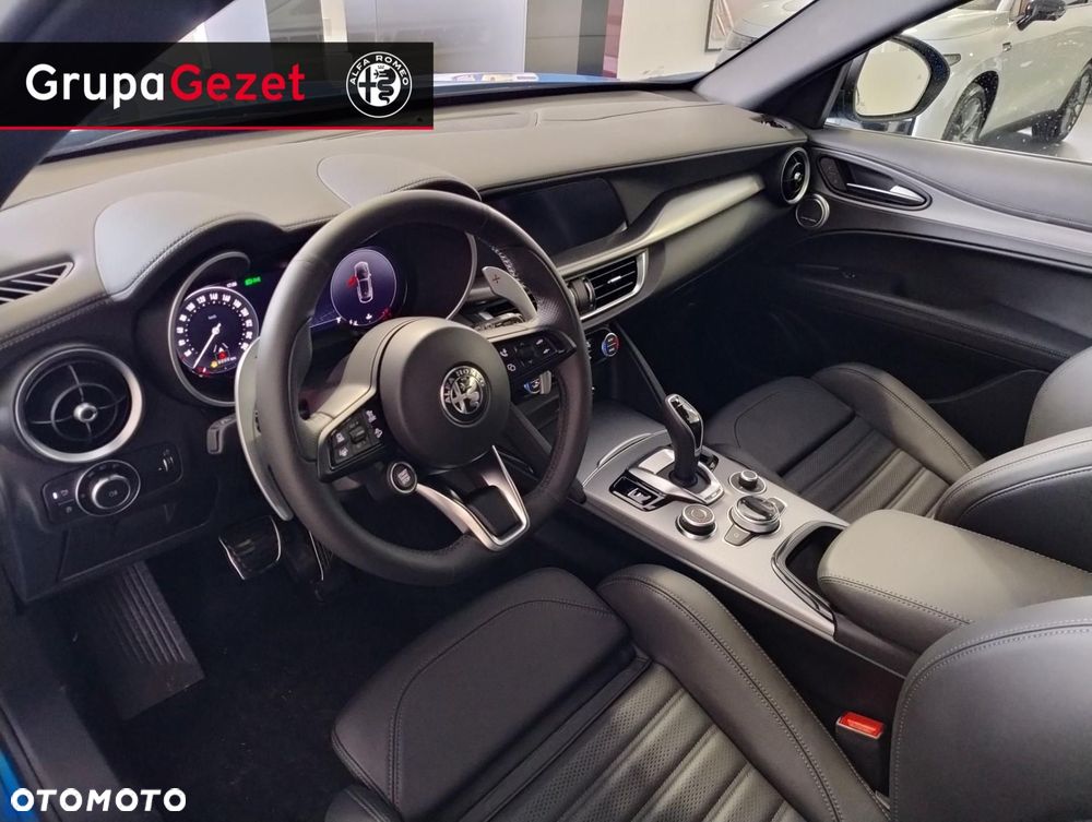 Alfa Romeo Stelvio - 11