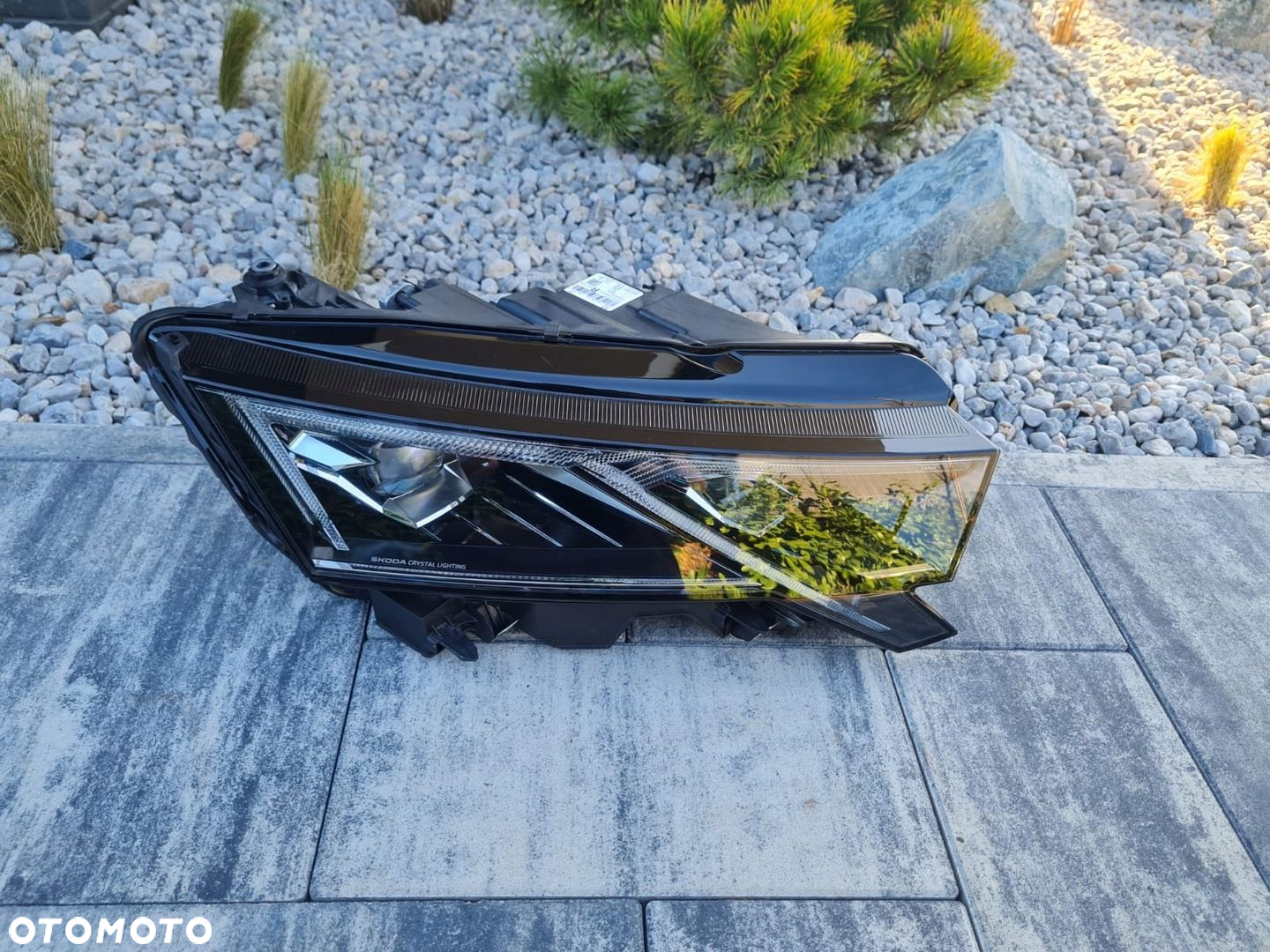 SKODA OCTAVIA IV 4 LIFT Lampa prawa przód Full Led Matrix 5E4941036 - 2