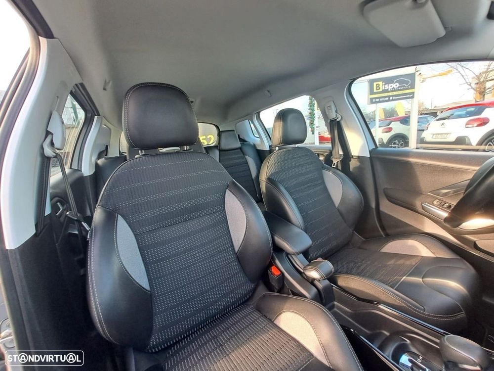 Peugeot 2008 1.2 PureTech Allure EAT6 - 10