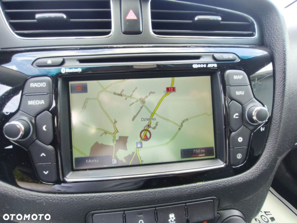 Kia Ceed - 10