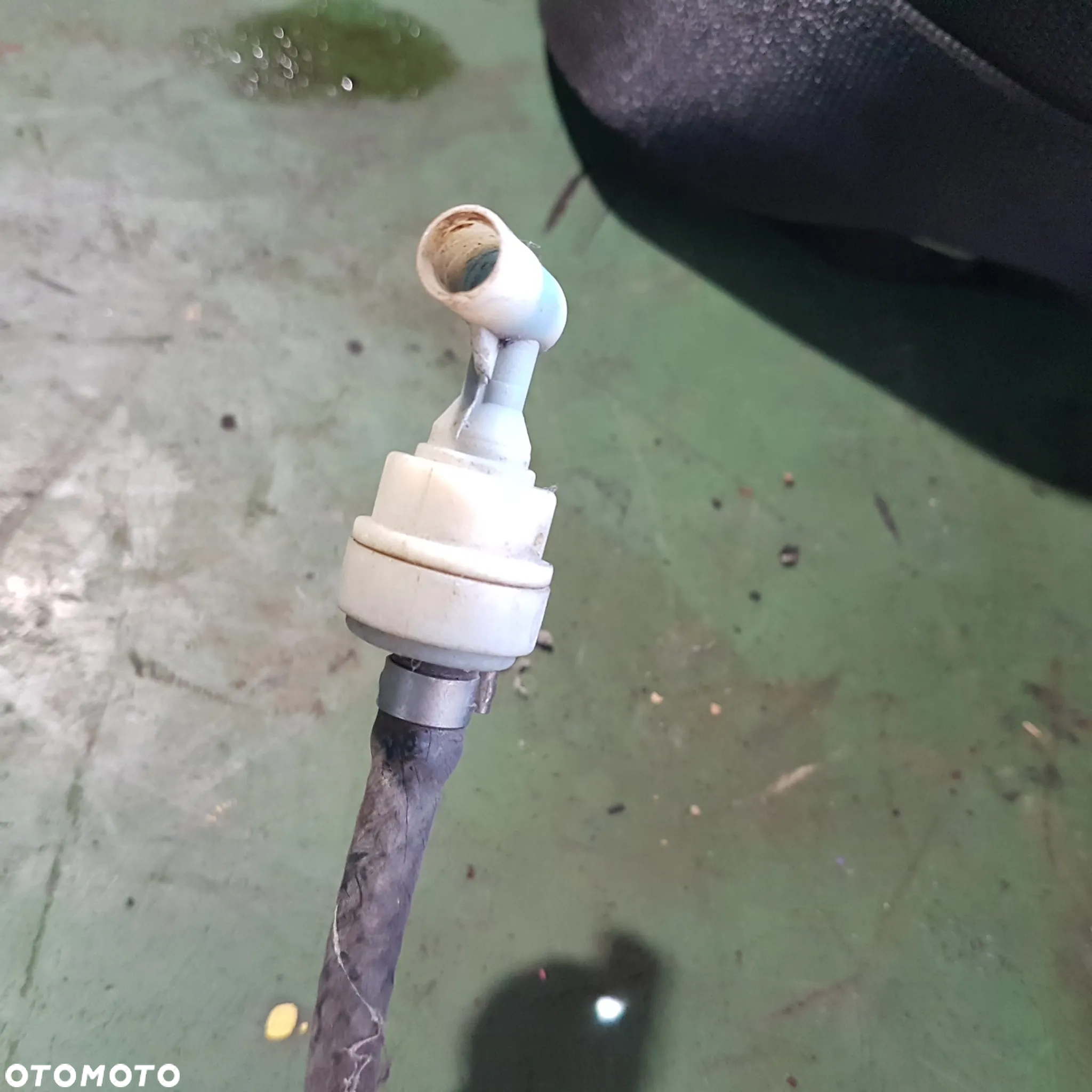 zawias rolka zamek logo uszczelka wyciszenie z maski spryskiwacz  bmw e34 bez rdzy - 19
