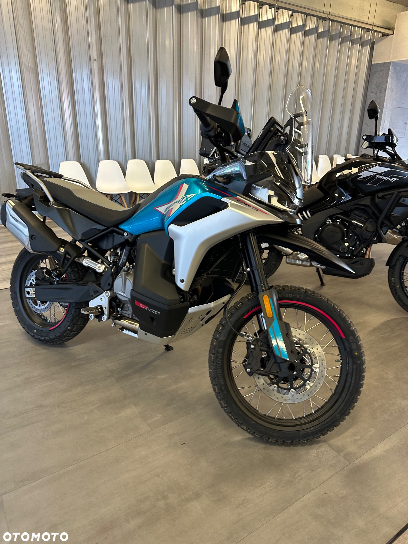CFMoto MT - 2