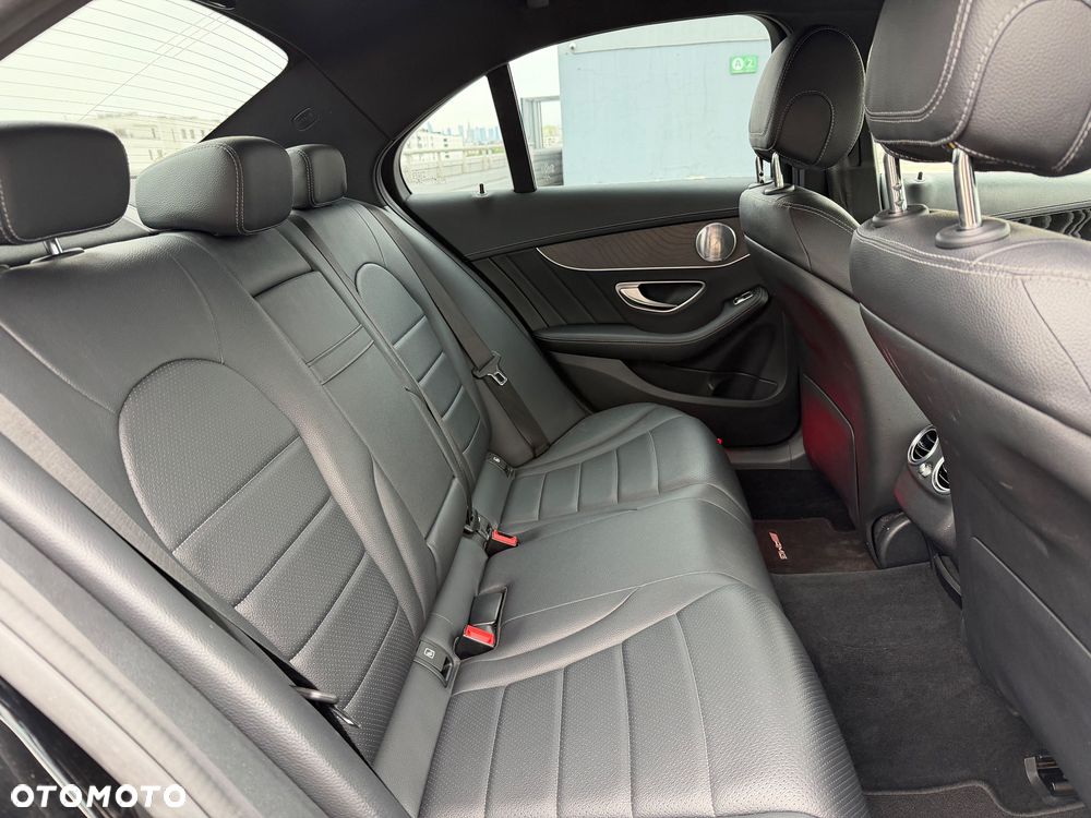 Mercedes-Benz Klasa C 200 4-Matic 9G-TRONIC - 14