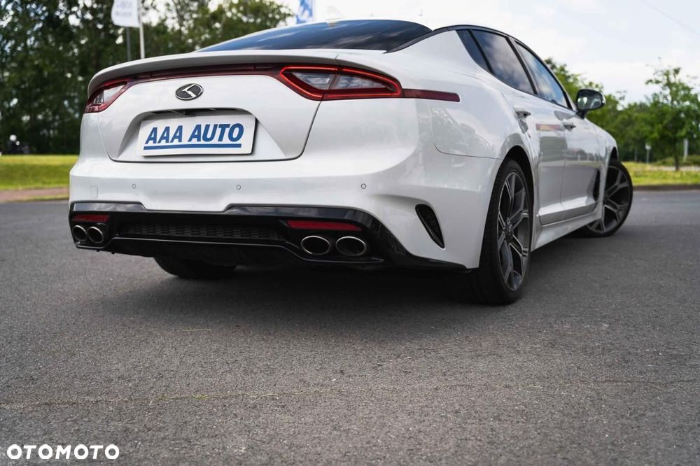 Kia Stinger - 14