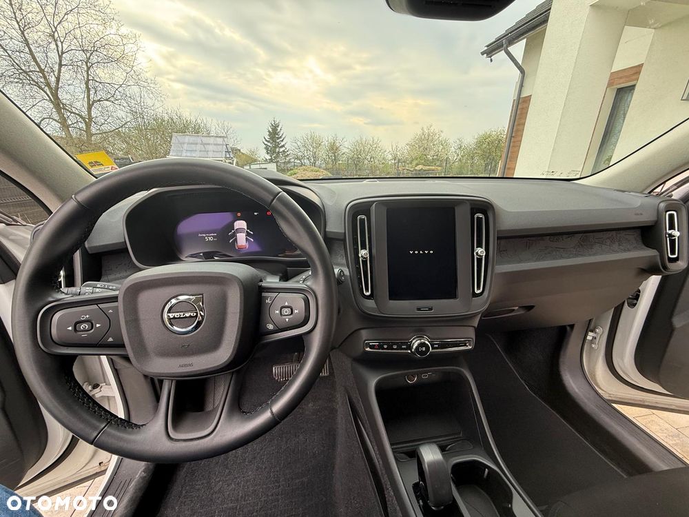 Volvo XC 40 B3 Essential - 12