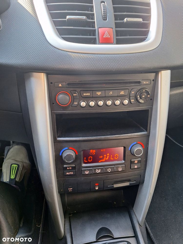 Peugeot 207 - 6
