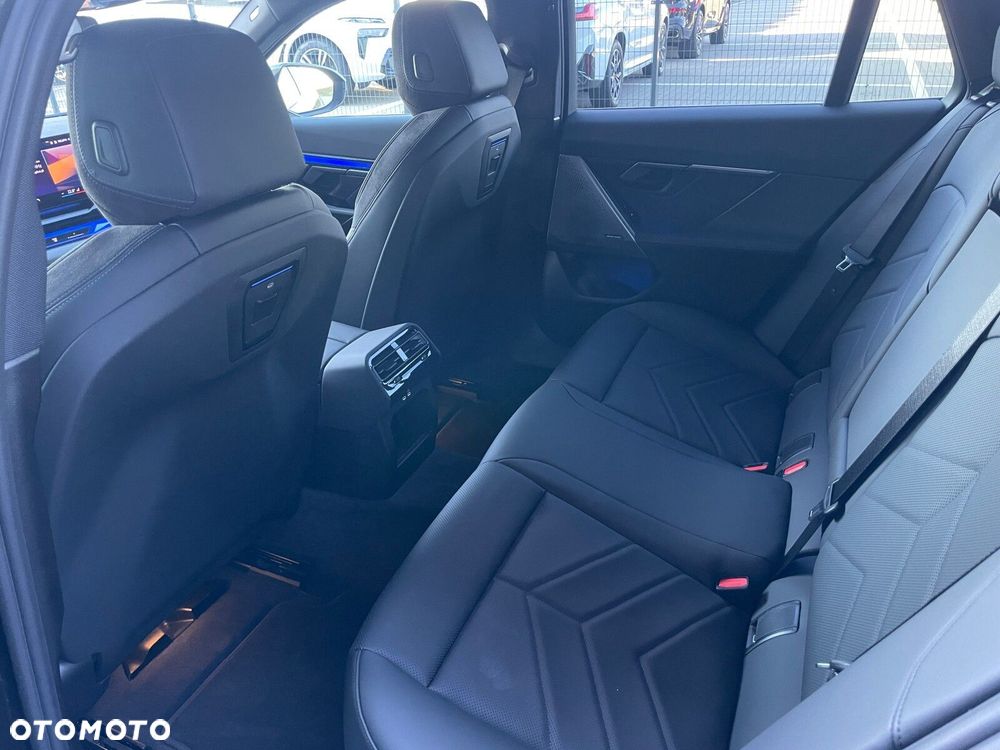 BMW Seria 5 520d xDrive mHEV M Sport - 36