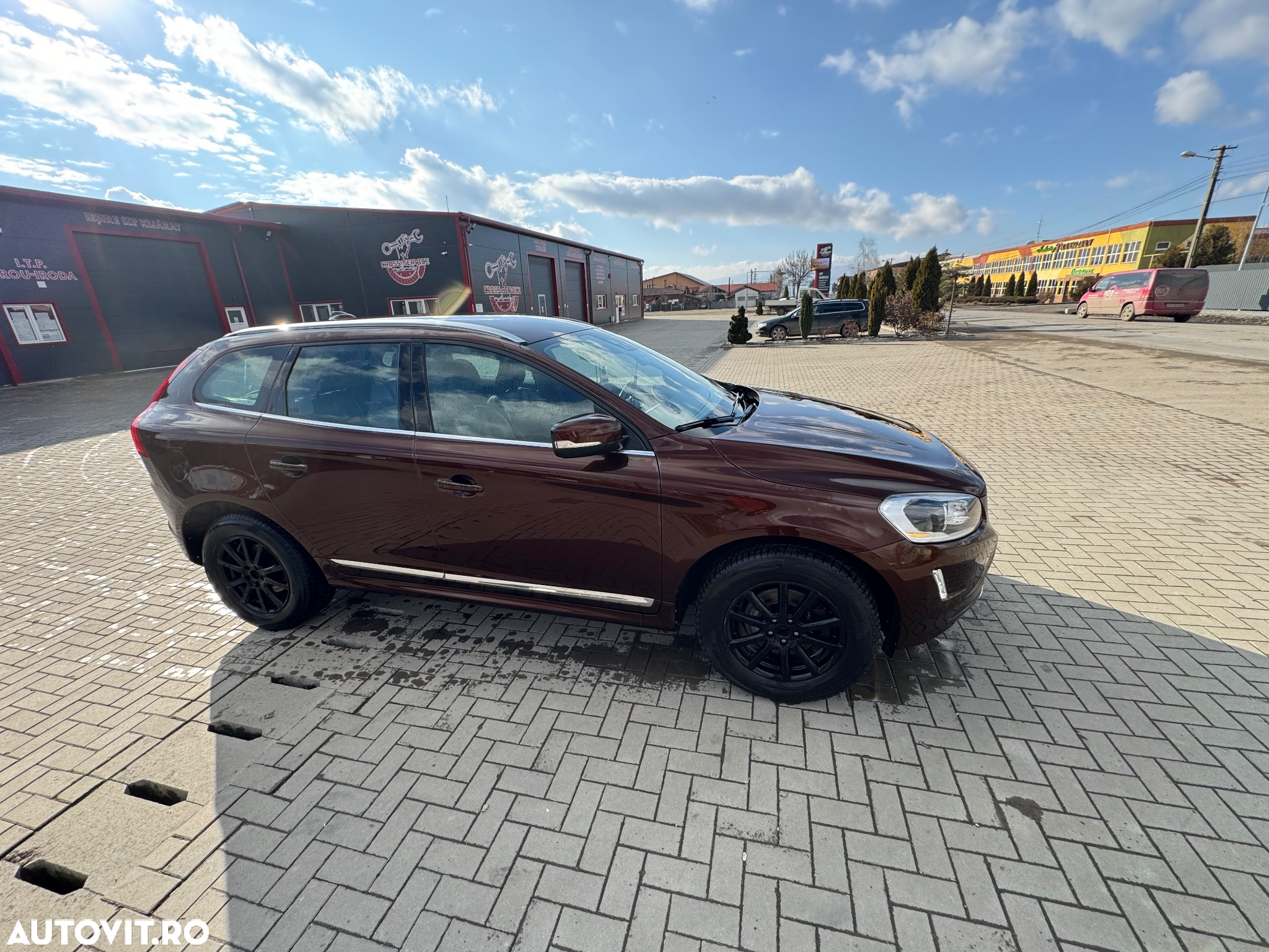 Volvo XC 60 D5 AWD Aut. Momentum - 2