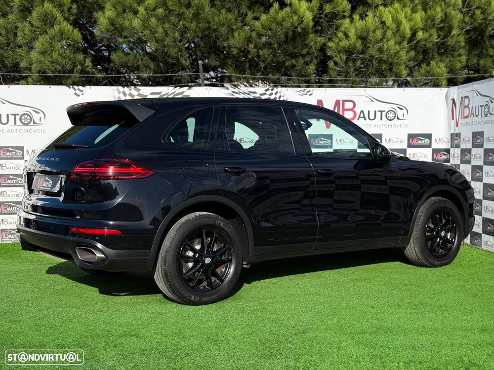 Porsche Cayenne Platinum Edition - 12