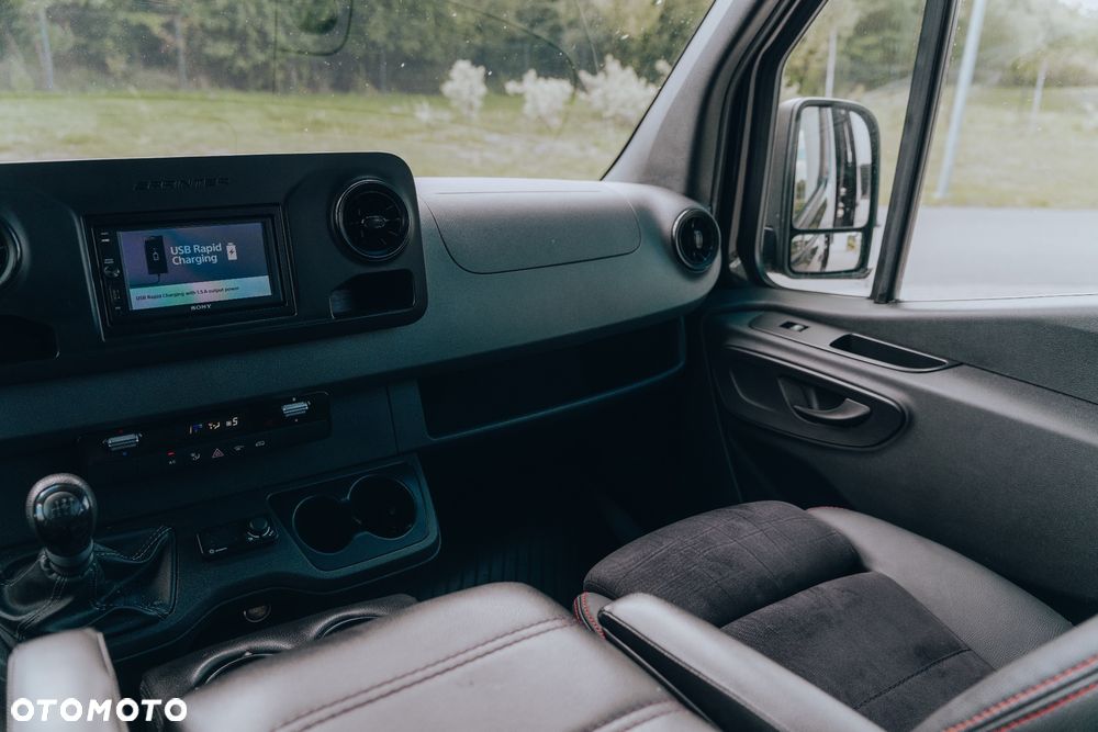 Mercedes-Benz Sprinter - 13