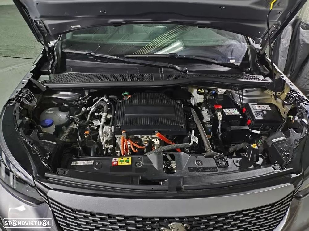 Peugeot e-2008 50 kWh GT - 11