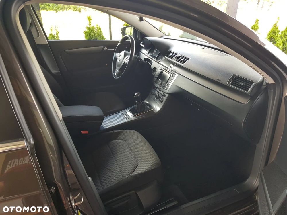 Volkswagen Passat 1.6 TDI BlueMotion - 11