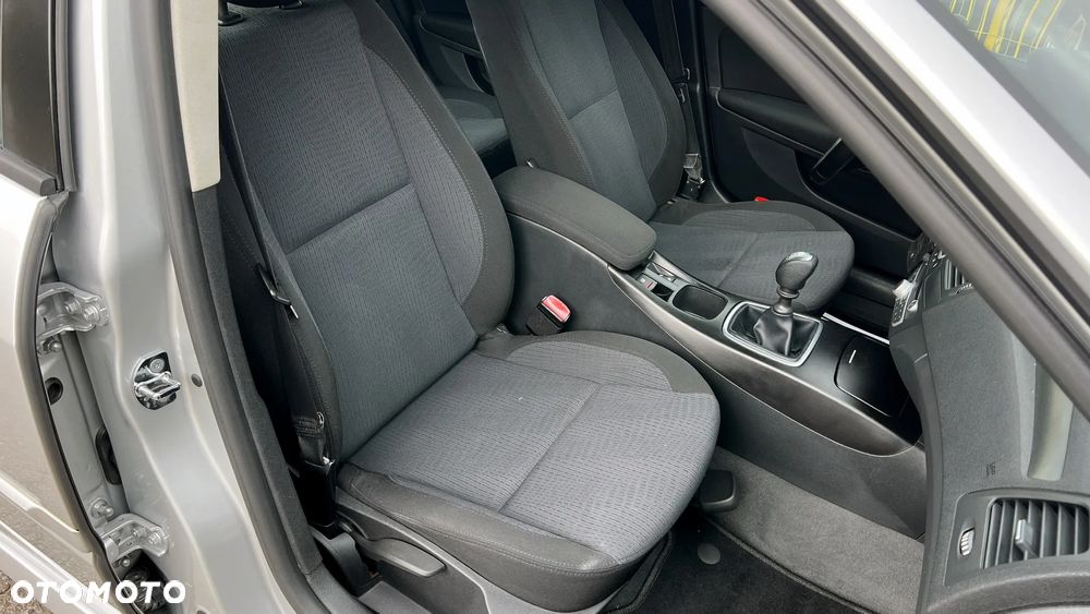 Renault Laguna 1.6 Authentique - 26