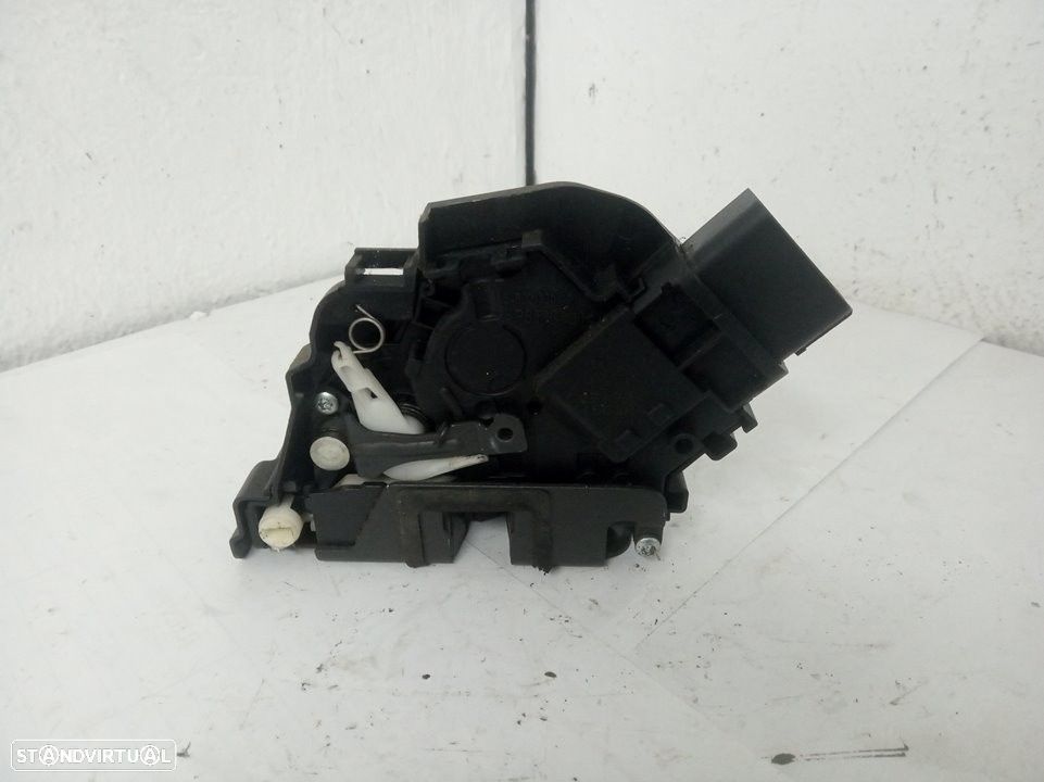 FECHADURA PORTA TRASEIRA ESQUERDA FORD FOCUS II 2010 -4M5AA26413BE - 1