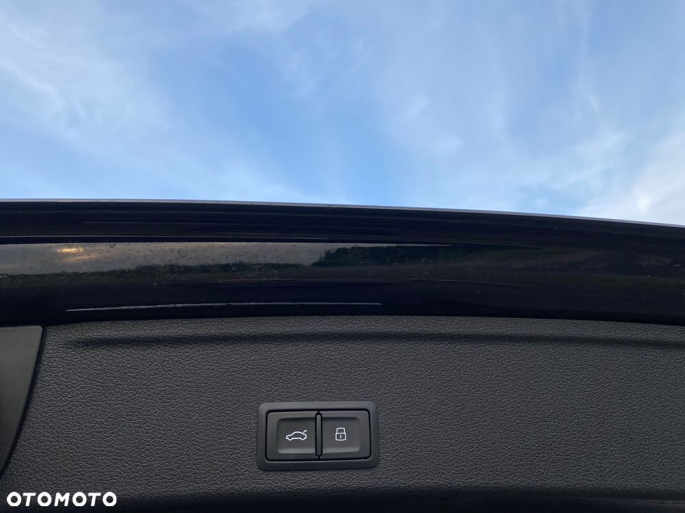 Audi A4 Avant 40 TDI quattro S tronic S line - 27