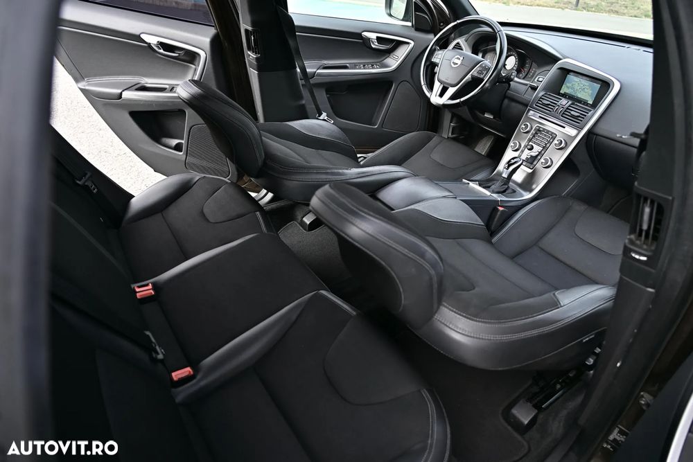 Volvo XC 60 D5 AWD Geartronic Summum - 10