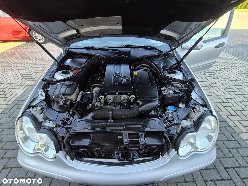 Mercedes-Benz Klasa C 180 Kompressor Classic Sport Edition - 25