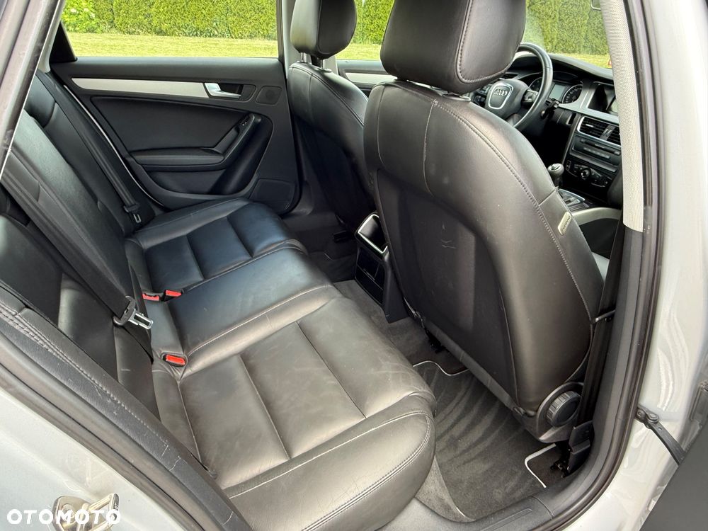 Audi A4 Limousine - 31