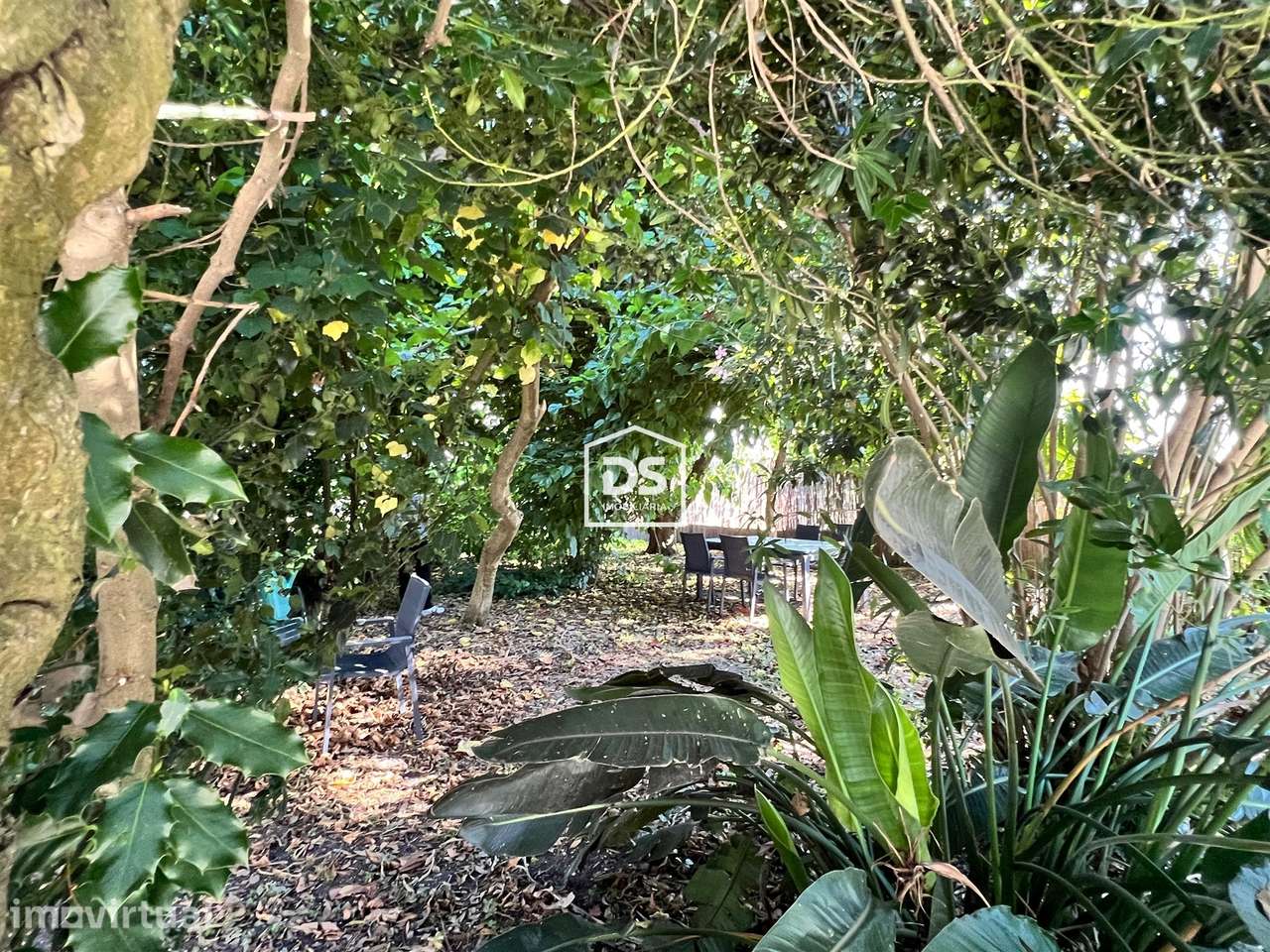 Moradia T4 + T1 com amplo terreno e espaços de lazer em Juncal, Porto - Grande imagem: 4/54