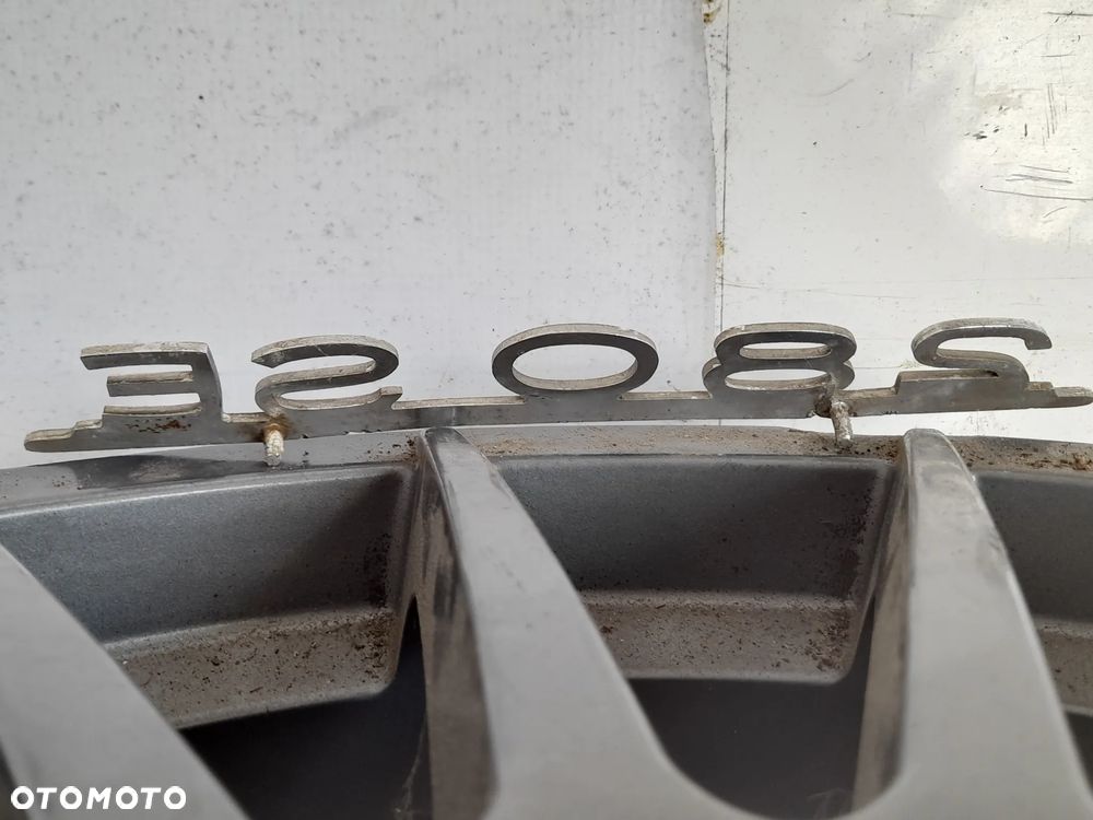 Emblemat Mercedes W108 280SE Mercedes-Benz - 4