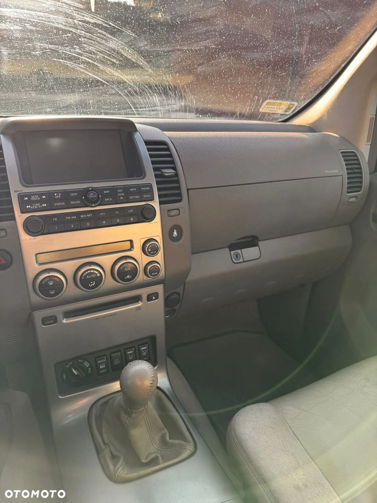 Nissan Pathfinder 2.5 dCi Premium - 33