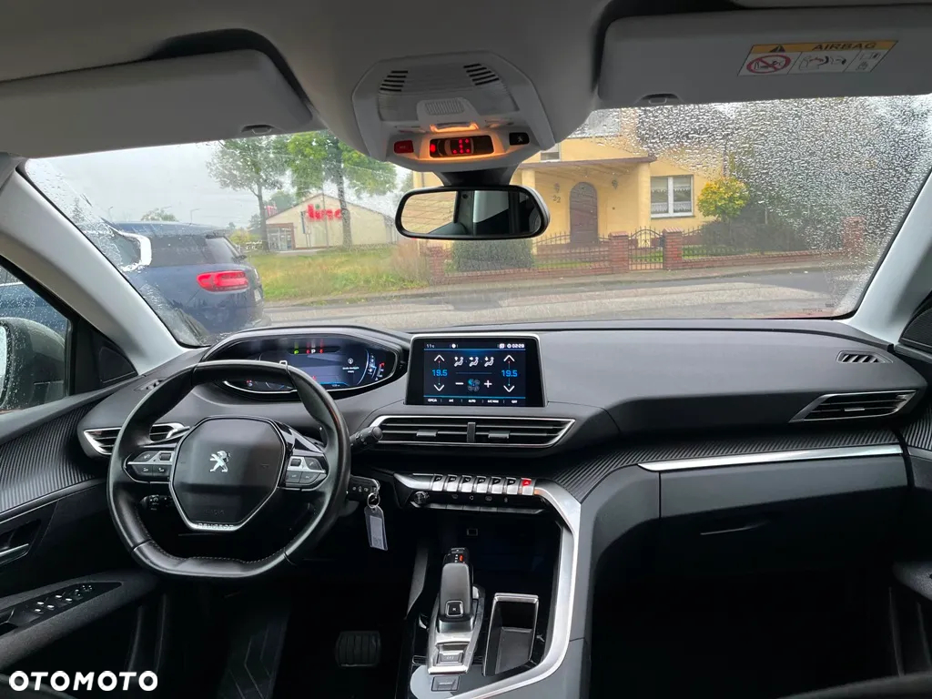 Peugeot 5008 - 8