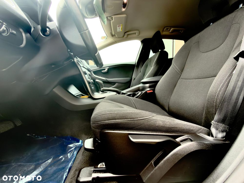 Volvo V40 Cross Country - 23