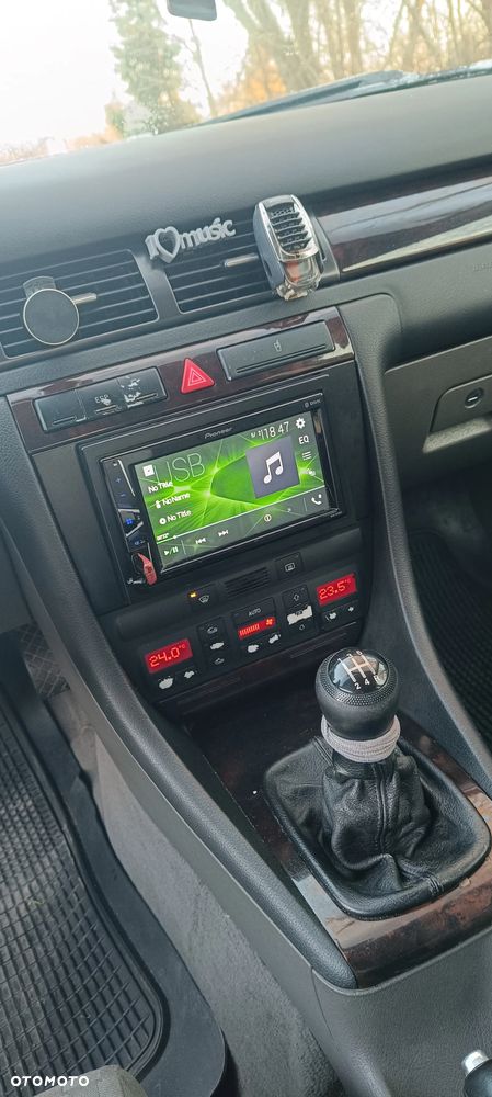 Audi A6 Avant 2.4 - 7