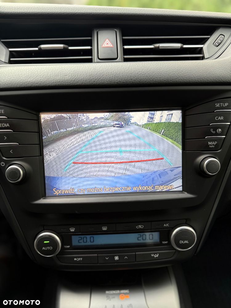 Toyota Avensis 2.0 D-4D Premium - 11