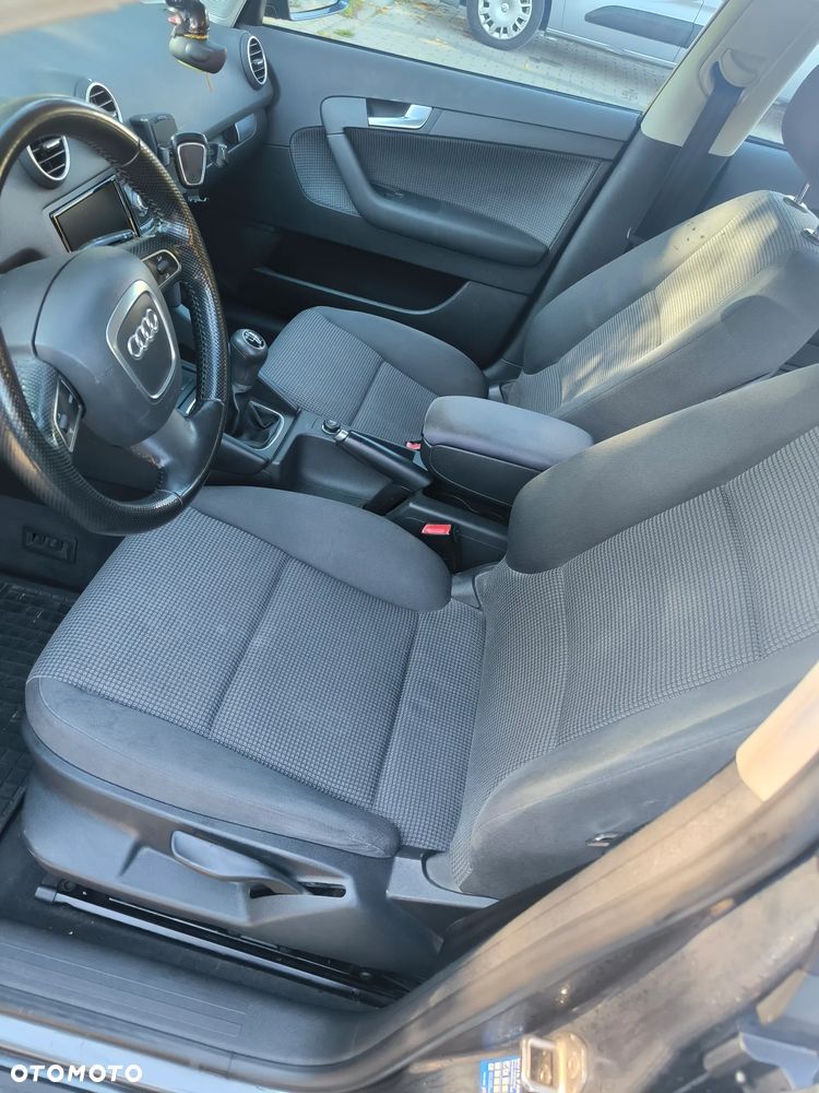 Audi A3 Sportback 1.6 FSI Ambiente - 10