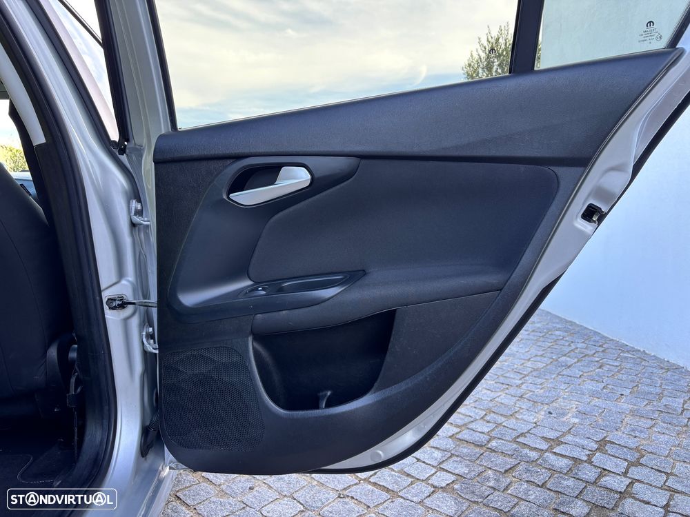Fiat Tipo 1.3 M-Jet Street - 24