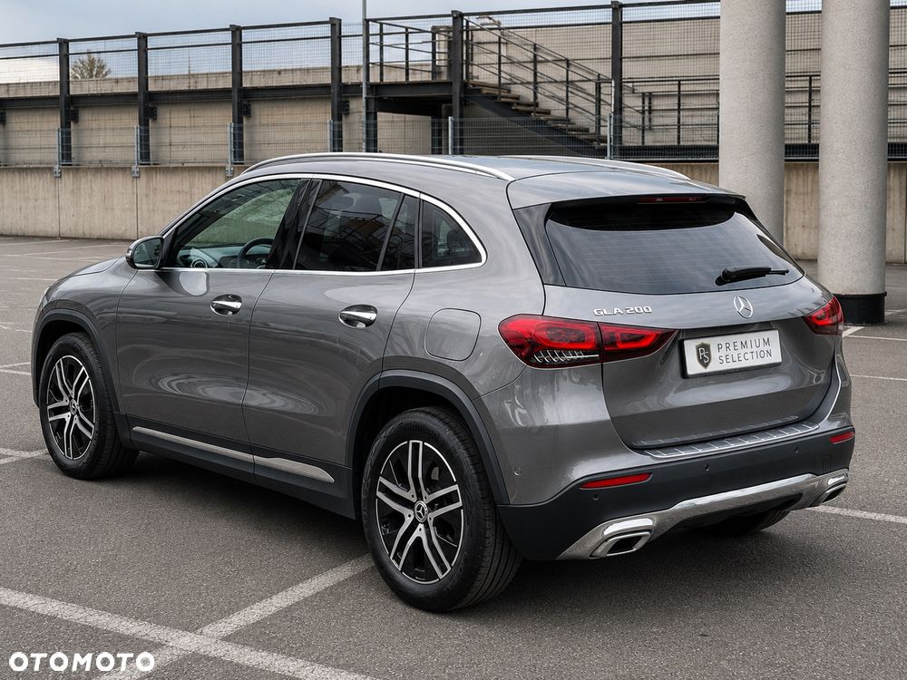 Mercedes-Benz GLA 200 Progressive - 4