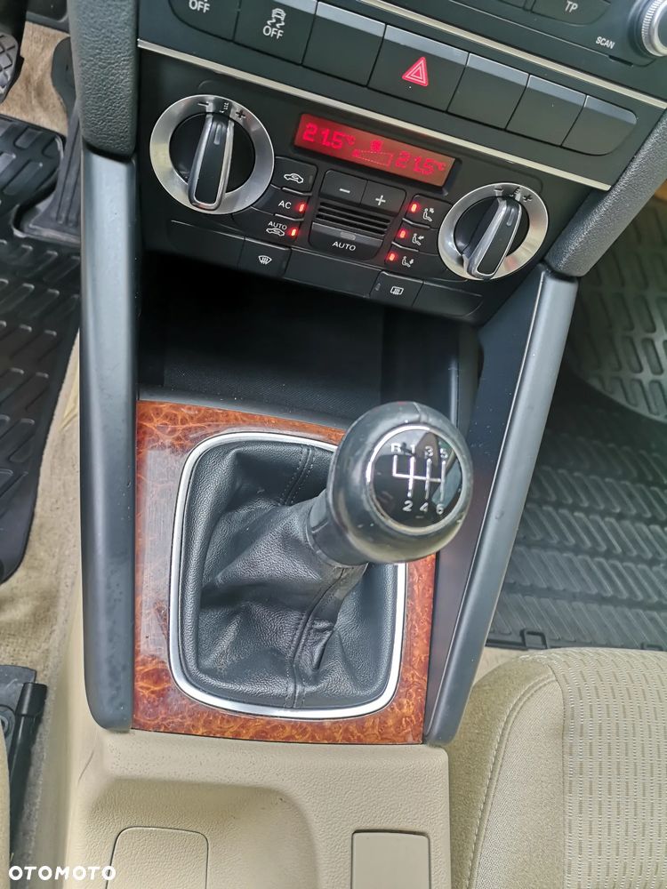 Audi A3 Sportback 1.2 TFSI Ambiente - 16