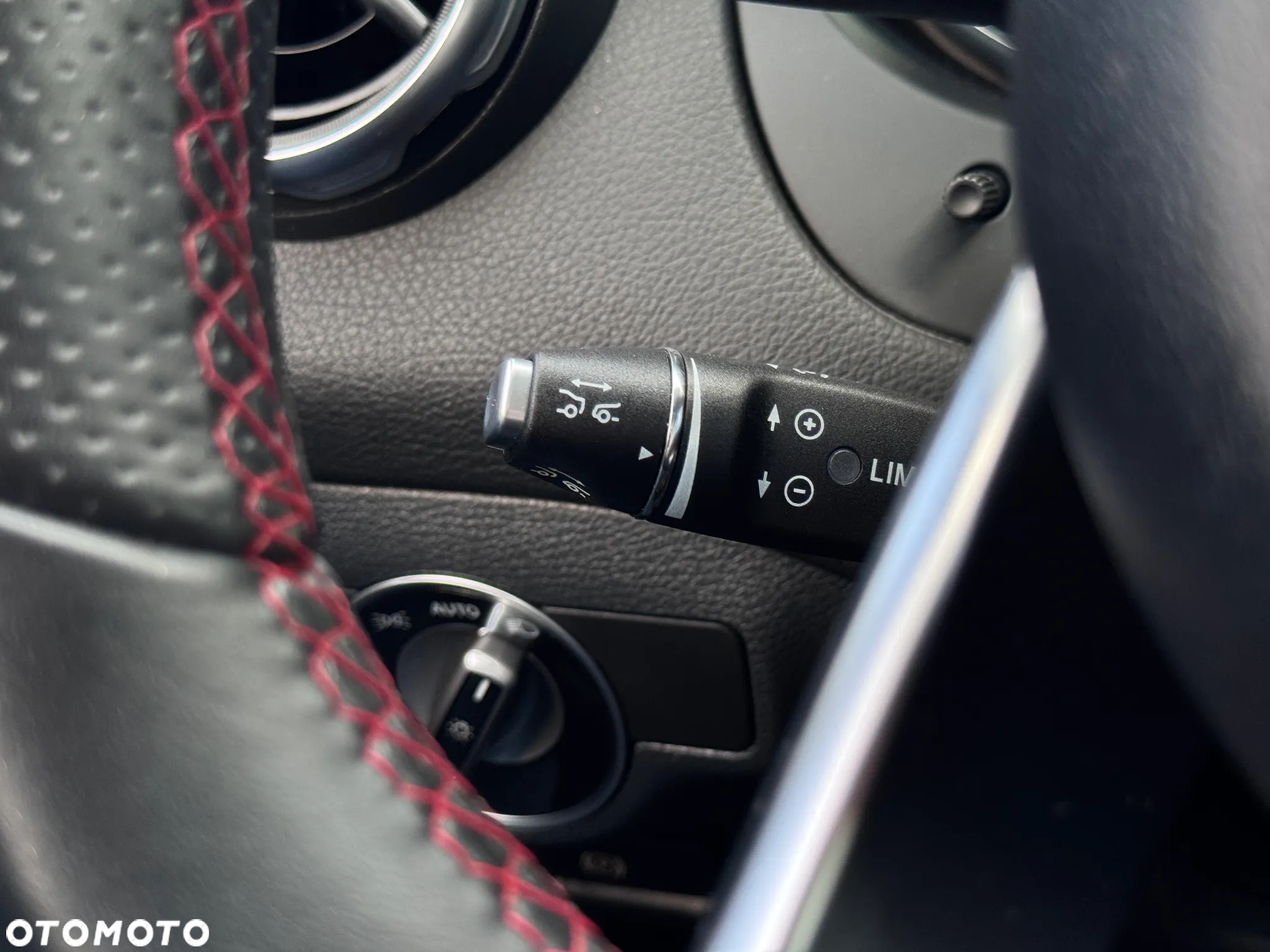 Mercedes-Benz GLA 220 4-Matic AMG Line - 31