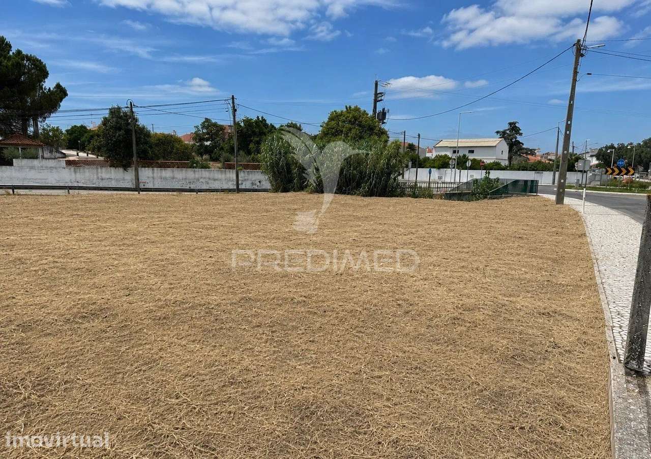 Terreno Urbano com 875 m² em Riachos — localização e acessos privil... - Grande imagem: 2/9