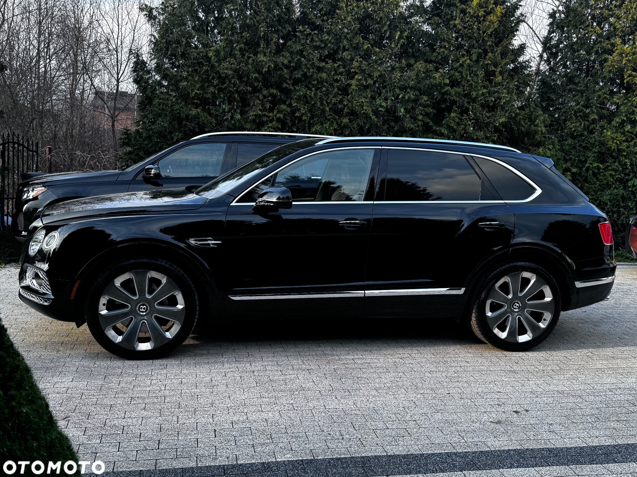 Bentley Bentayga W12 Mulliner - 27