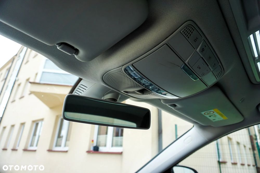 Mercedes-Benz Klasa E 200 CGI BlueEFFICIENCY Automatik Avantgarde - 27