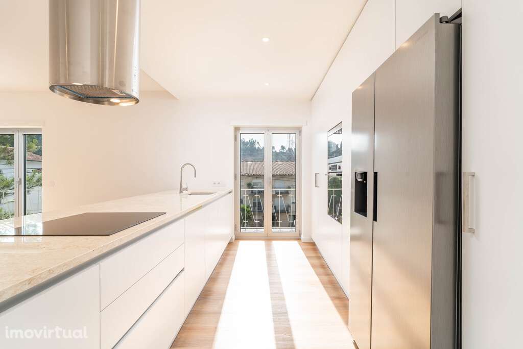 Apartamento T3 com garagem em zona de Antanhol - Grande imagem: 3/17