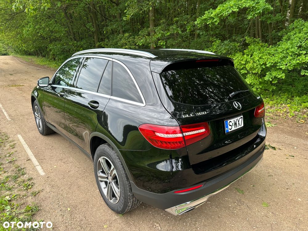 Mercedes-Benz GLC 300 4Matic 9G-TRONIC Exclusive - 12