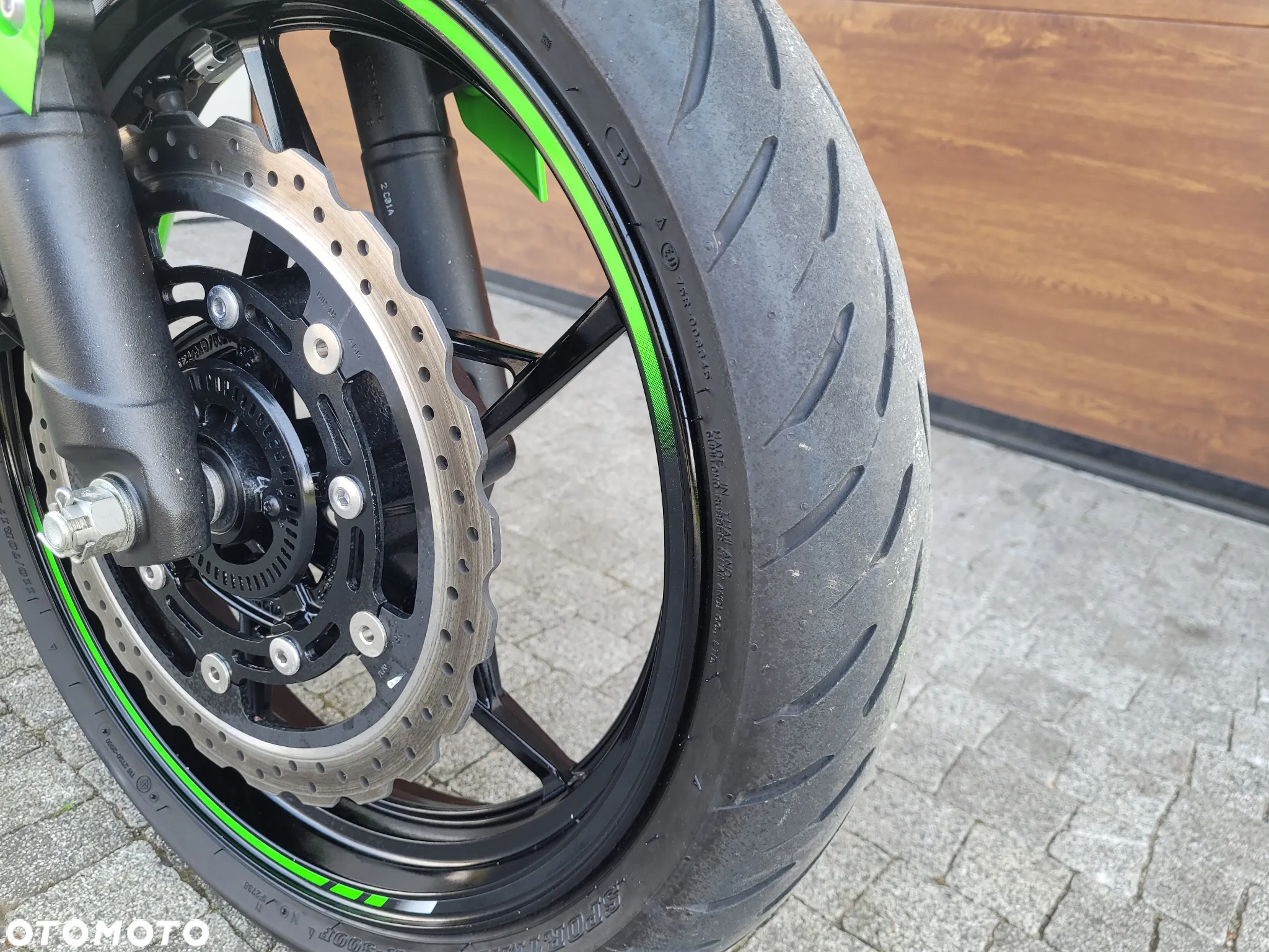 Kawasaki Ninja 400 - 5