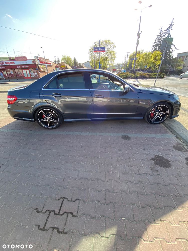 Mercedes-Benz Klasa E 350 CDI DPF 4Matic BlueEFFICIENCY 7G-TRONIC Elegance - 3