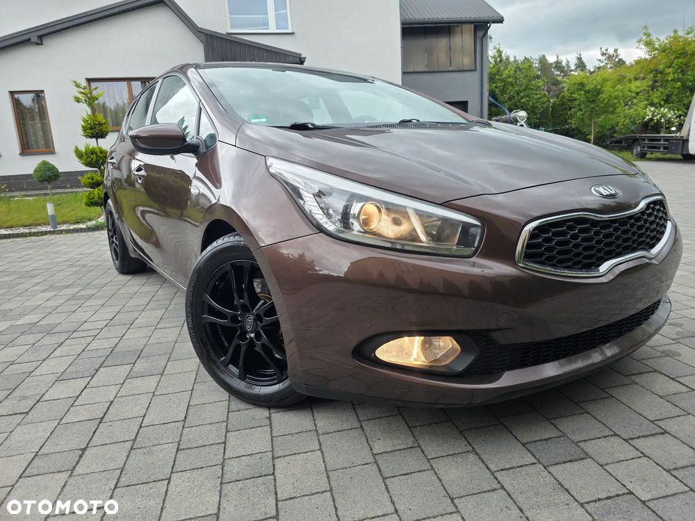 Kia Ceed 1.6 GDI Dream-Team Edition - 9