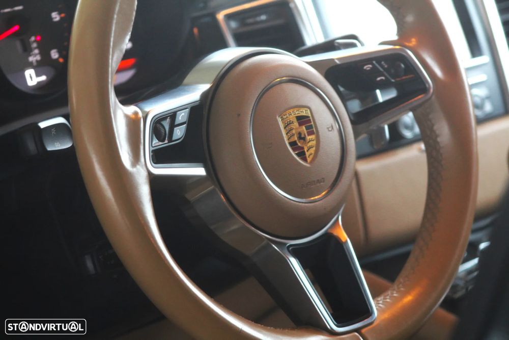 Porsche Macan S - 30
